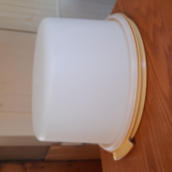 Tupperware Kitchen Tupperware Cake Holder Poshmark